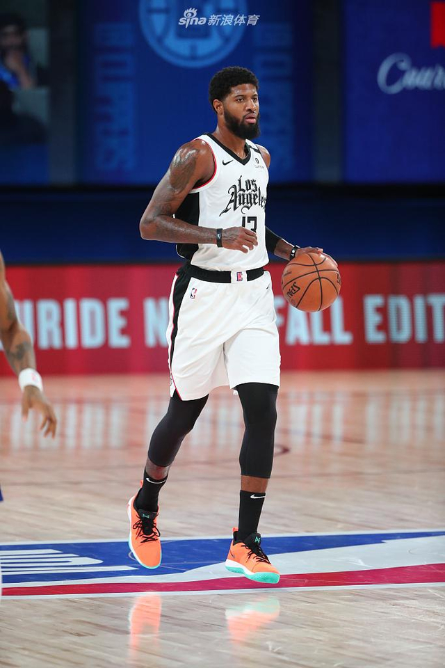 年且跨队伍 年且跨队伍