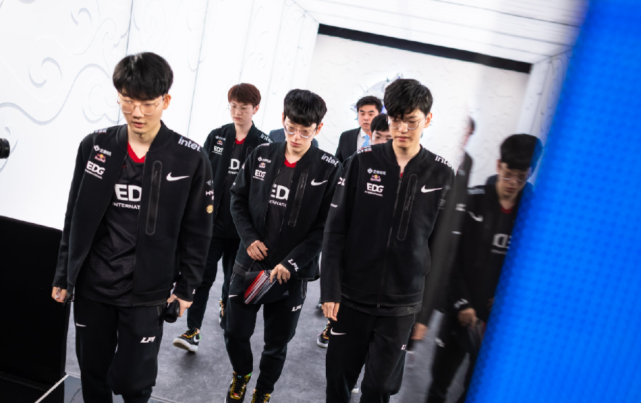 尼队内部对 尼队内部对